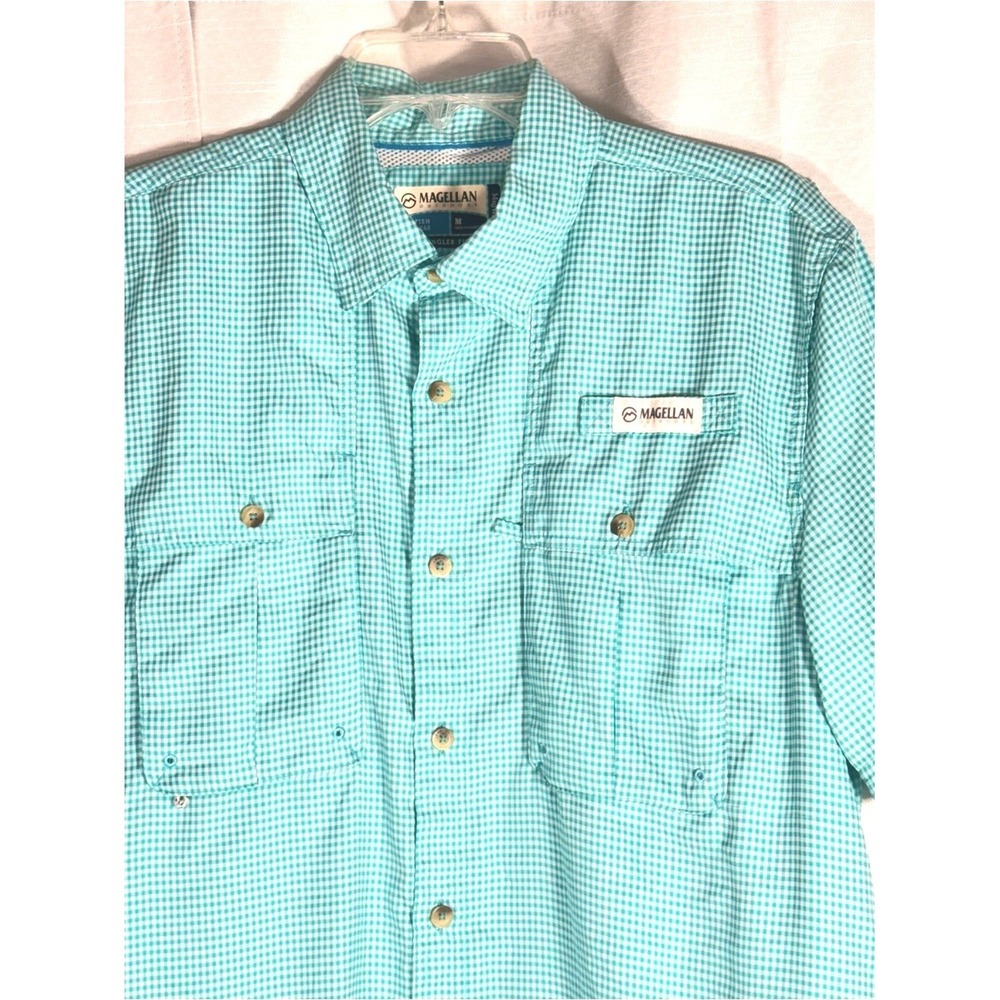 Magellan Outdoors Med Green Gingham Button-Up Shirt Fish Gear Angler Fit